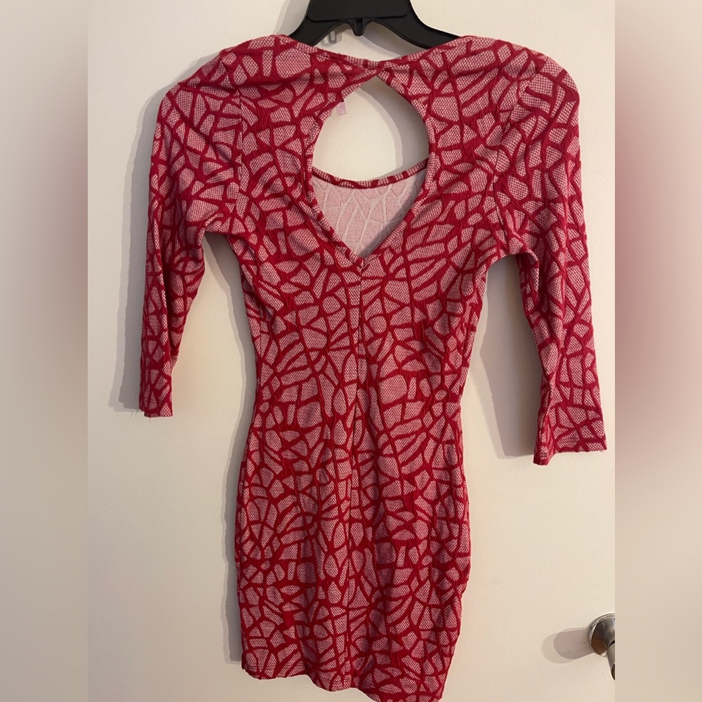 Dress red pattern - Picture 2 of 4